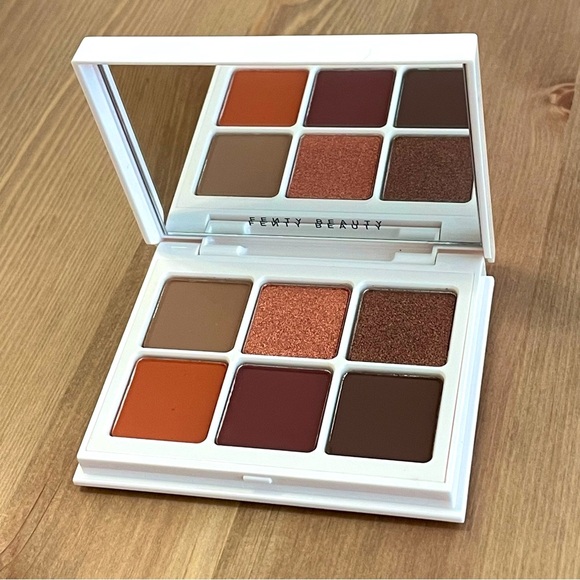 Fenty Beauty Snap Shadows Palette in 3 Deep Neutrals - Picture 2 of 8
